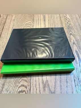 Lot Of 2 Avery 1 Inch 3-Ring View Binders. Green & Black